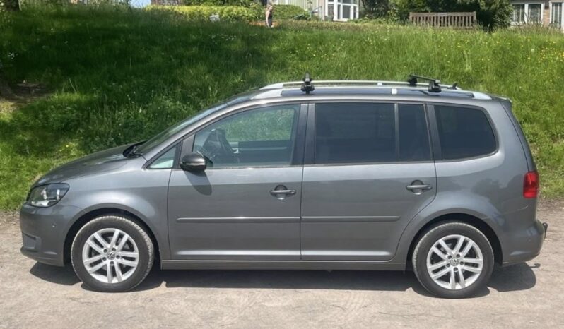 
								Volkswagen Touran full									
