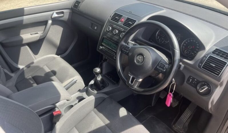 
								Volkswagen Touran full									